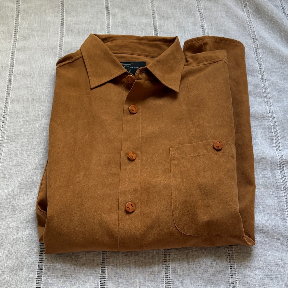 Trust USA Men’s Vintage Faux Suede Button Down - Picture 14 of 14